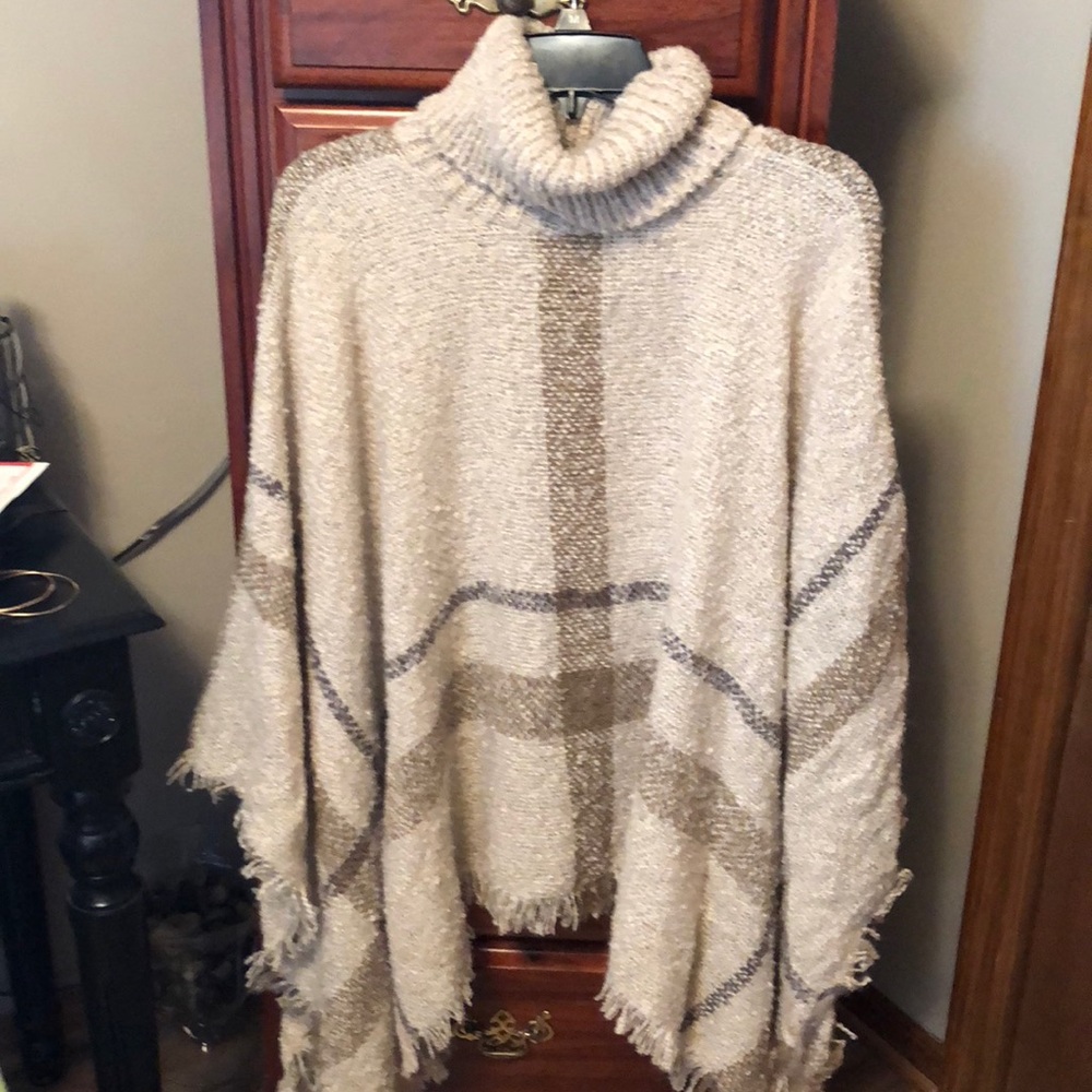 NWT Plaid turtleneck poncho